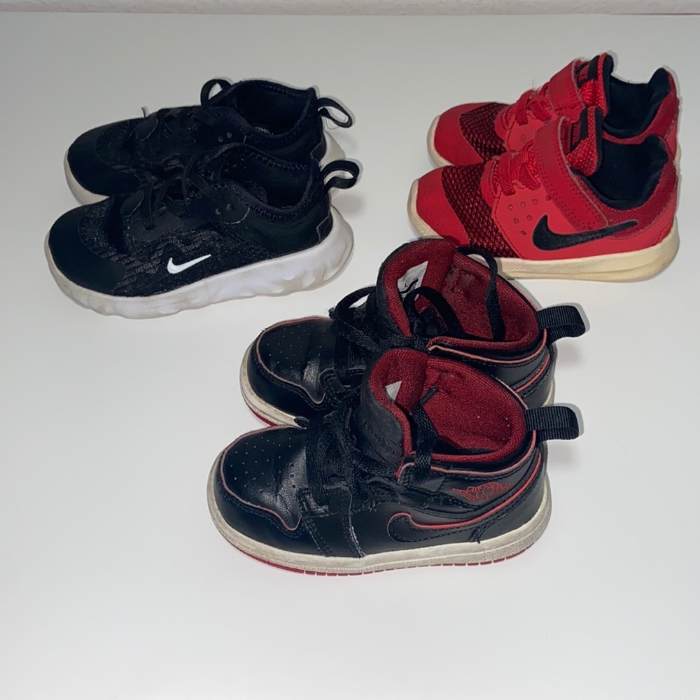Toddler Nike shoes